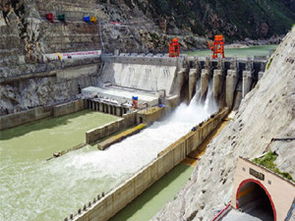 新疆南疆首座無(wú)壩式梯級(jí)水電站 2019年建成并網(wǎng)發(fā)電的建筑與電力系統(tǒng)安裝里程碑
